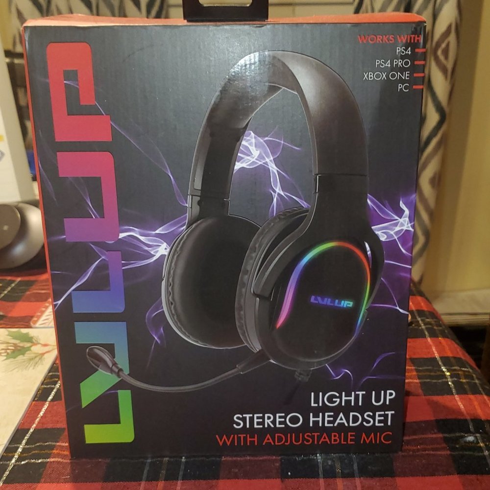 LVLUP Light Up Stereo Headset with Adjustable Mic